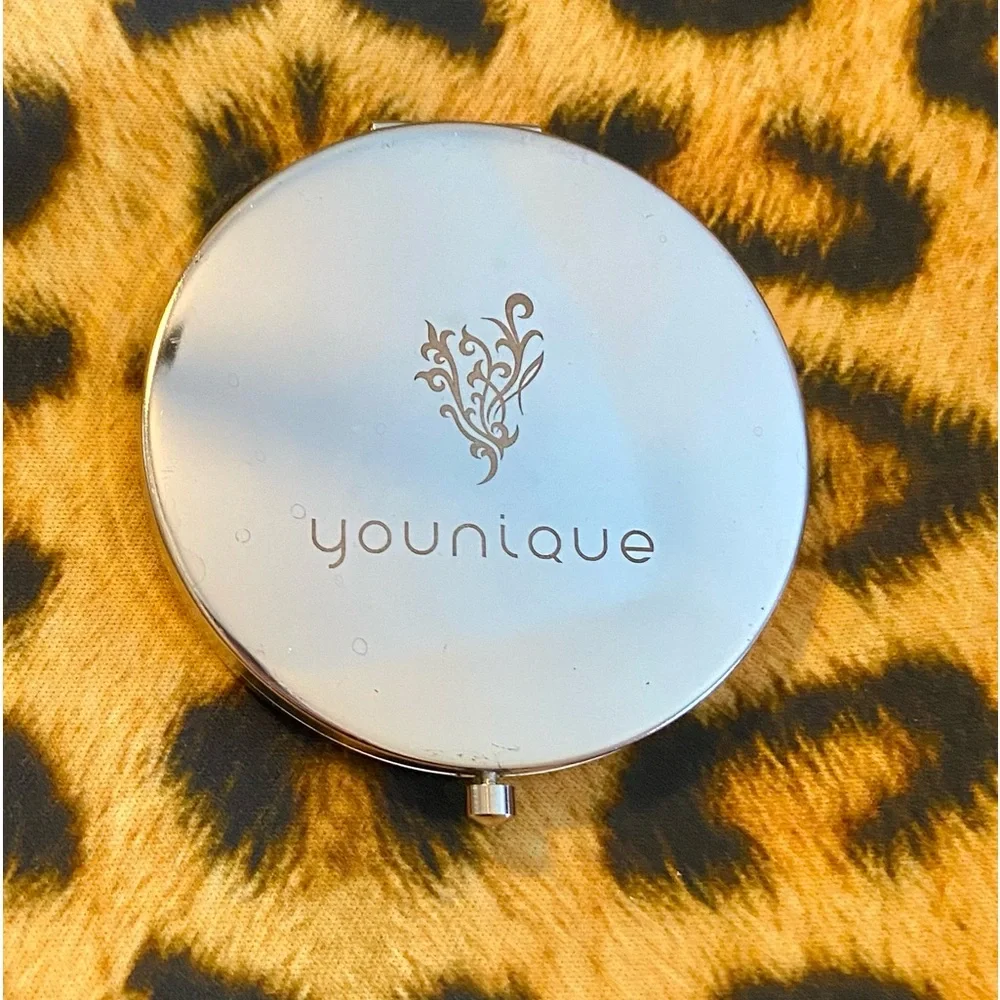 Younique 
